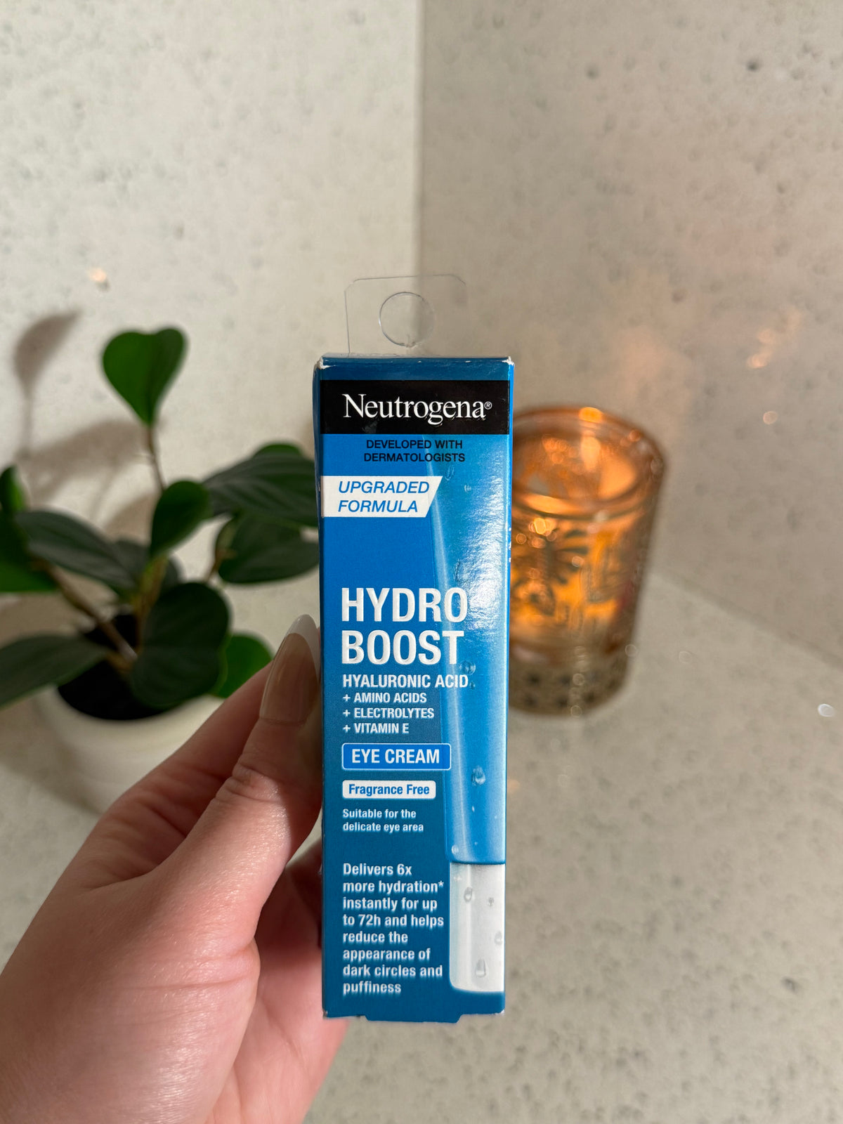 Neutrogena Hydro Boost – Crema Hidratante para el Contorno de Ojos