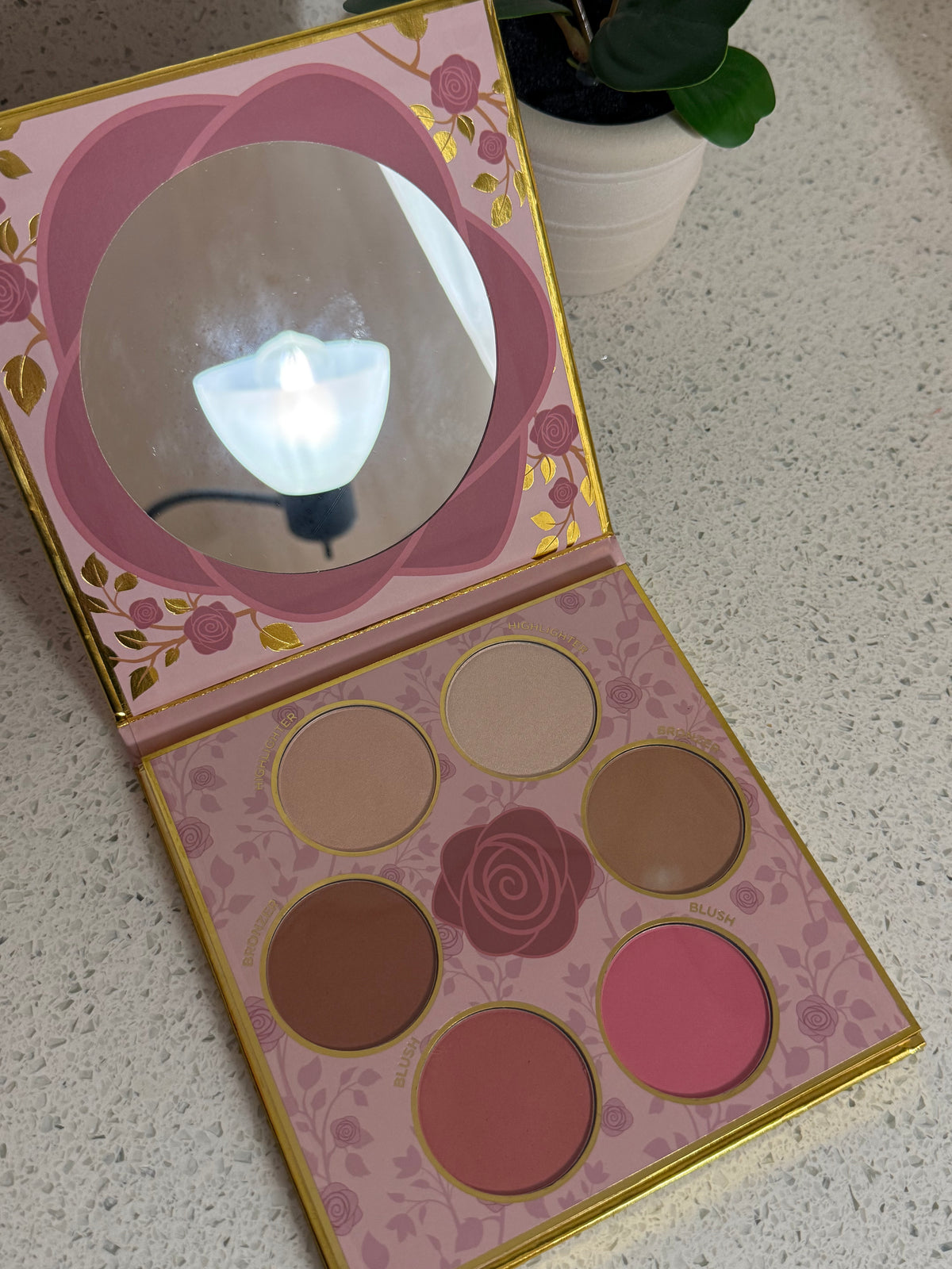 Paleta facial completa Bella Durmiente (rubores, bronzer e iluminadores)