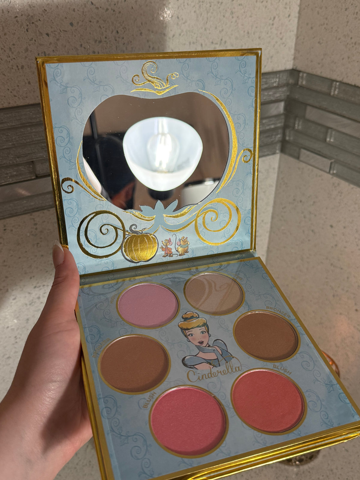 Paleta facial completa Cenicienta (rubores, bronzer e iluminadores)